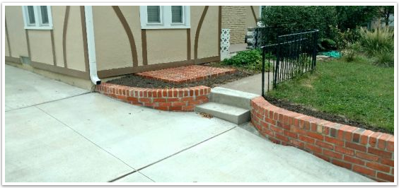 entryway-with-retaining-wall